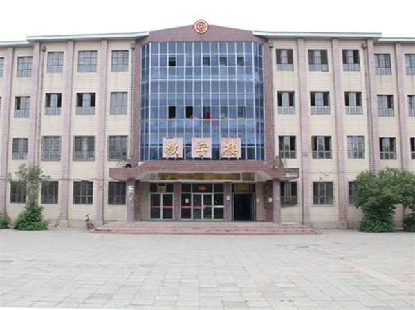 黔西南州英才職業(yè)技術(shù)學(xué)校學(xué)校簡(jiǎn)介