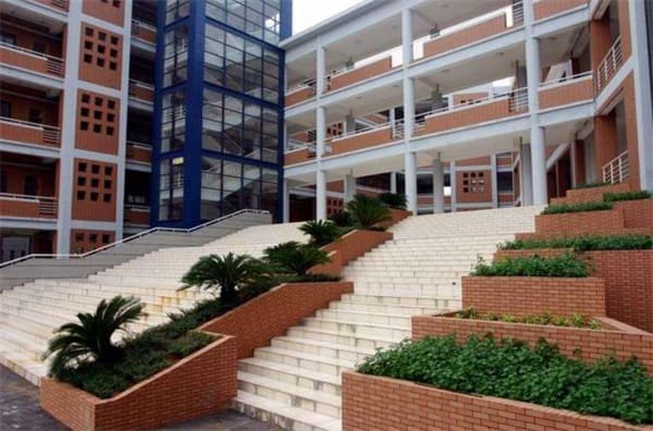 六盤水市體育運動職業(yè)技術學校簡介