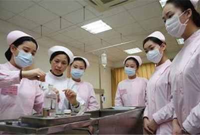 貴陽衛(wèi)生學(xué)校解析護(hù)理專業(yè)人才的著裝規(guī)范