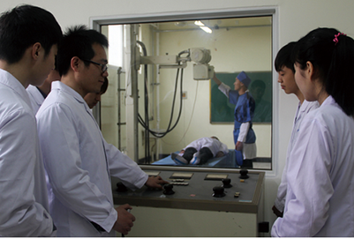 重慶護理學(xué)校解析男護士的就業(yè)發(fā)展趨勢如何
