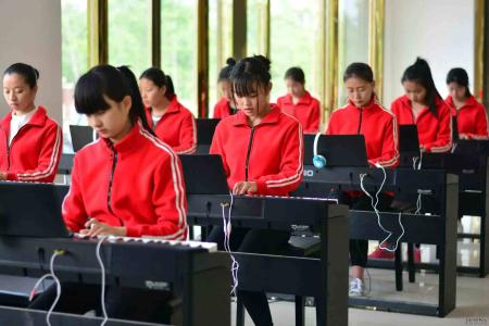 個人不會音樂能讀幼兒教育專業(yè)怎么樣,貴陽幼師學(xué)院