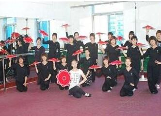 【幼師學(xué)校排名最新信息】男幼師:為幼兒園添上“父親”角色 工作中常遇“尷尬”