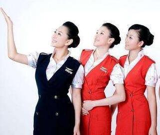 空乘學(xué)院排名最新動態(tài)_空乘的工資多少