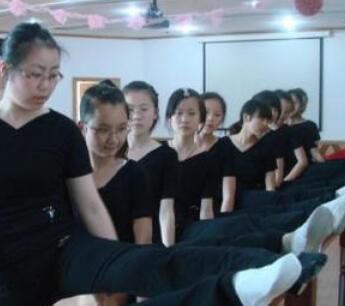 初中生讀成都幼師學(xué)校要多少分成都幼師學(xué)校要_幼師職院招生問題解析