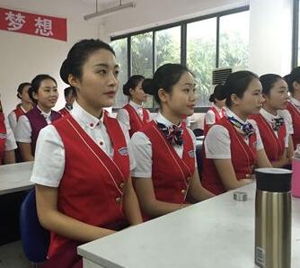 當(dāng)空乘好嗎？_空乘技校招生介紹