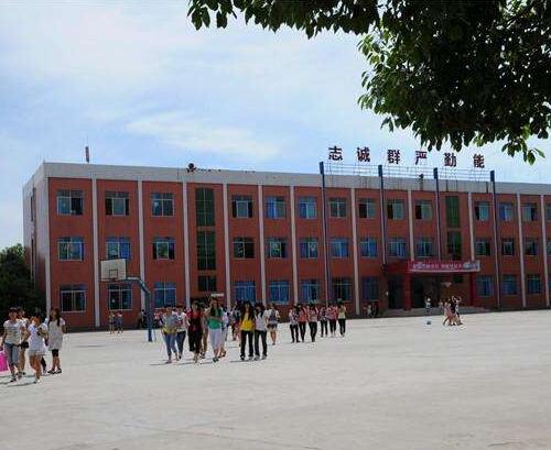 成都華夏旅游商務(wù)學(xué)校圖片