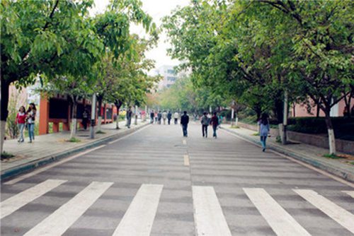 貴陽電子職業(yè)學(xué)校
