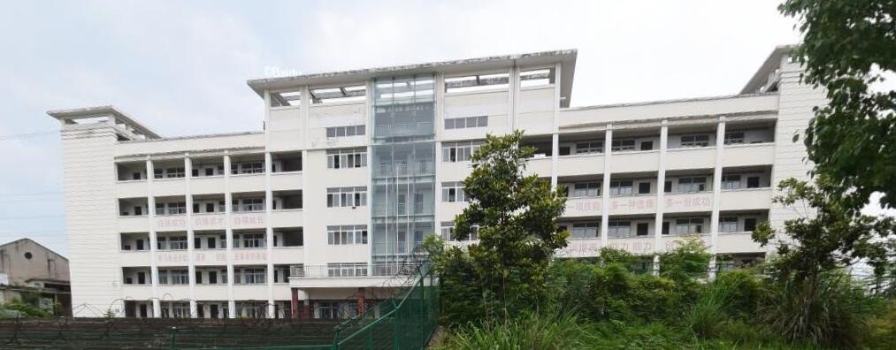 宜昌市葛洲壩旅游學(xué)校環(huán)境圖