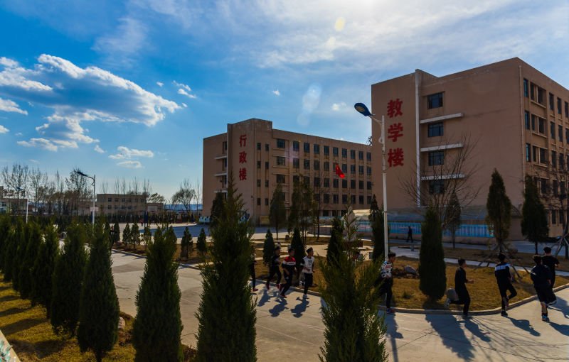 晉城市華洋職業(yè)中學(xué)校學(xué)費(fèi)、大概收費(fèi)是多少