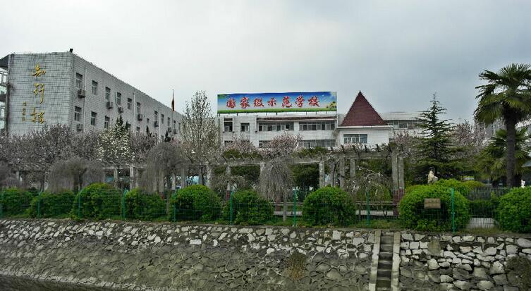 阜陽工業(yè)經(jīng)濟學校招生對象、招生要求