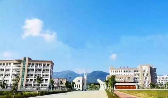 莆田華僑職業(yè)中專學(xué)校學(xué)費、大概收費是多少