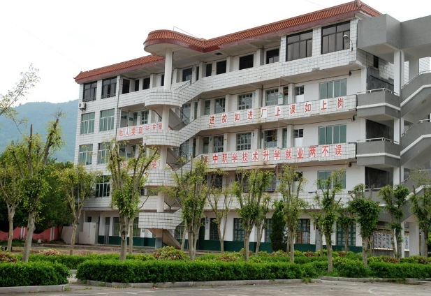 安溪茶業(yè)職業(yè)技術(shù)學(xué)校學(xué)費(fèi)、大概收費(fèi)是多少