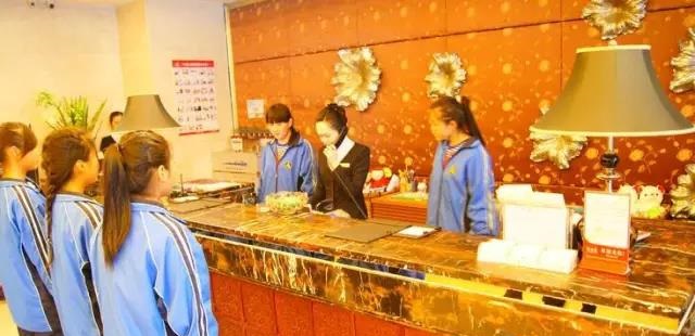 丹東市愛霜中等職業(yè)技術(shù)學校