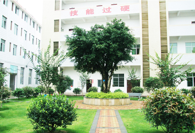 永定僑榮職業(yè)中專學(xué)校招生要求、學(xué)校招生對(duì)象