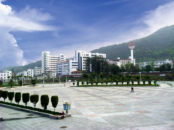 福建龍巖財(cái)經(jīng)學(xué)校宿舍環(huán)境、寢室環(huán)境