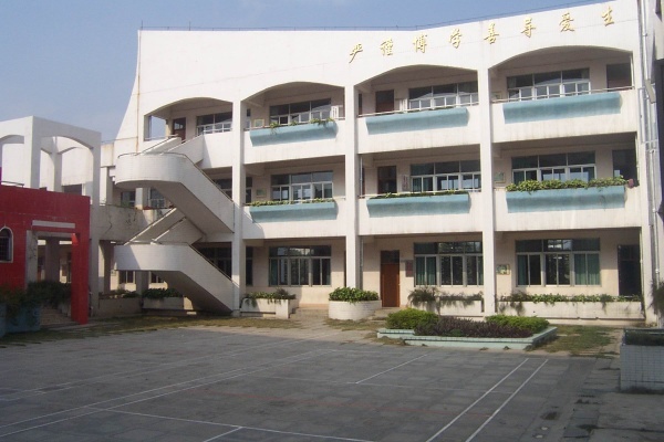 中山市港口理工學(xué)校學(xué)費(fèi)多少、學(xué)校收費(fèi)標(biāo)準(zhǔn)