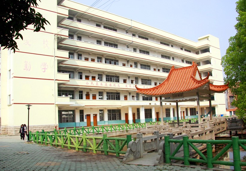廣西百色農(nóng)業(yè)學(xué)校招生要求、學(xué)校招生對象
