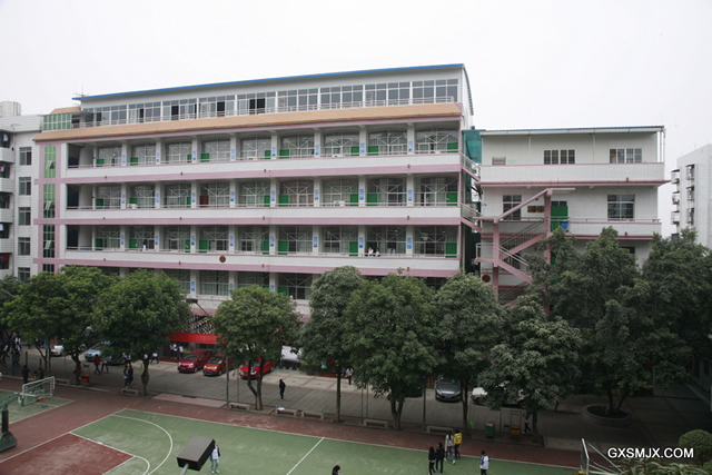 廣西商貿(mào)高級技工學校宿舍環(huán)境、寢室環(huán)境