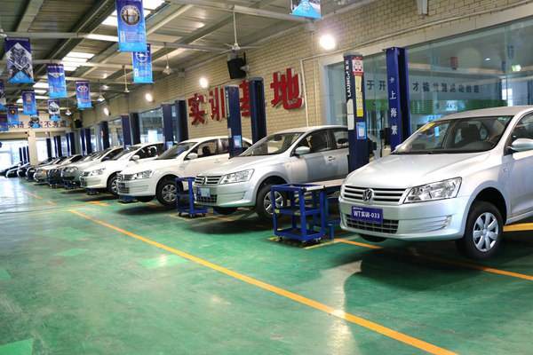 貴州學(xué)汽車修理技術(shù)去哪個學(xué)校？