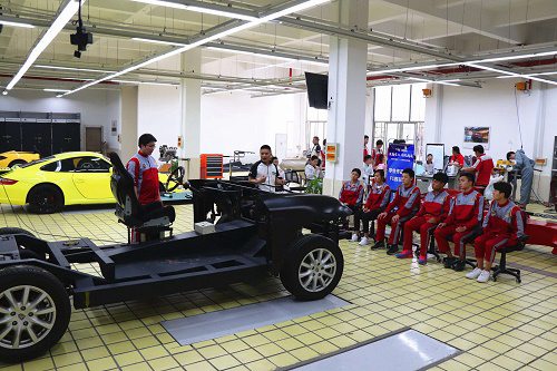 貴陽(yáng)汽車職業(yè)學(xué)校開(kāi)設(shè)有哪些專業(yè)?