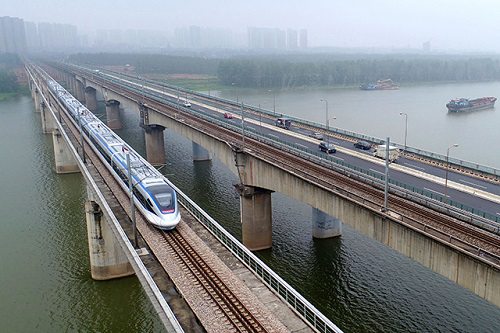 在貴陽女生讀鐵路學(xué)校哪個專業(yè)好