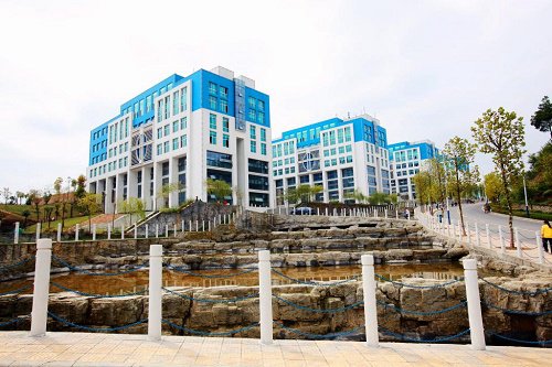 貴陽職業(yè)技術(shù)學院五年制大專招生聯(lián)系電話
