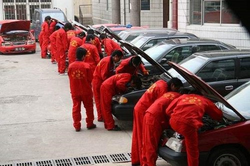 貴陽汽修學(xué)校招生辦聯(lián)系電話