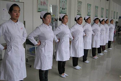 初中生讀護理選擇貴陽衛(wèi)生學校好【助學金】