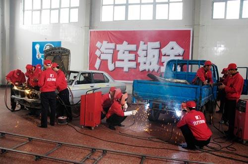 貴陽汽修學(xué)院解讀：沒有基礎(chǔ)可以學(xué)汽車維修不