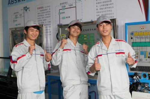 貴陽(yáng)什么是專業(yè)熱門(mén) 當(dāng)然是汽修專業(yè)