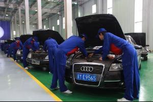 貴陽初中生學(xué)汽修 跨越高中直通大學(xué)