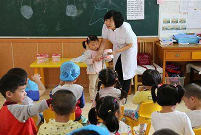 貴陽(yáng)幼師學(xué)校與偶爾教師應(yīng)具備什么能力