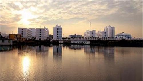 安順城市服務(wù)職業(yè)學(xué)校校園一角