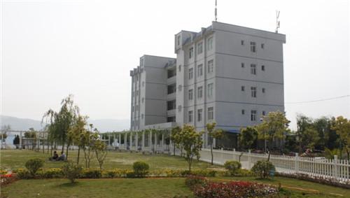 興仁市民族職業(yè)技術(shù)學校校園一角