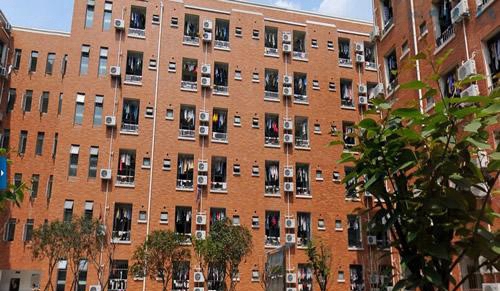 成都五月花高級(jí)技工學(xué)校宿舍照片、住宿條件