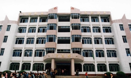渠縣巖峰中學(xué)圖片、照片