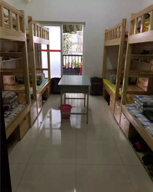 成都機電工程學校寢室圖片