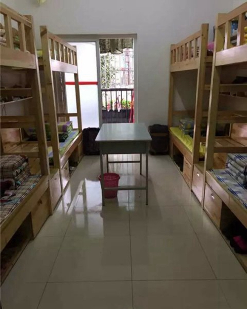 成都機電工程學校寢室圖片