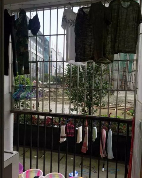 成都機電工程學校寢室圖片