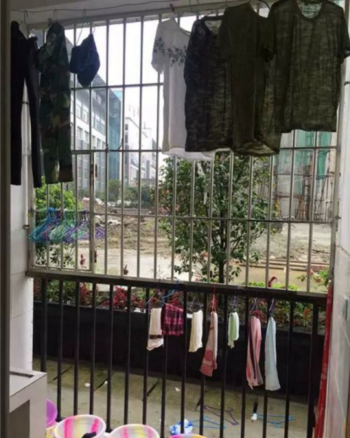 成都機電工程學校寢室圖片