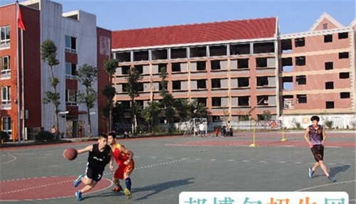 瀘州市工業(yè)技工學(xué)校圖片、照片