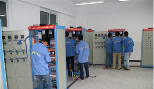 雅安航空工業(yè)聯(lián)合技工學(xué)校圖片、照片