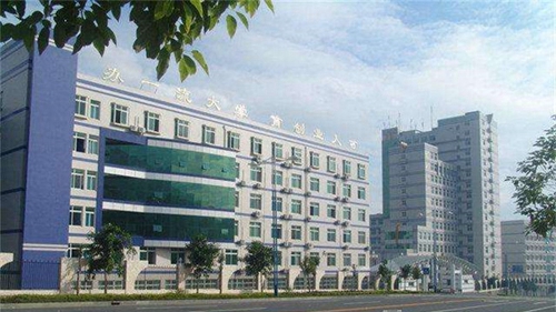 四川省攀枝花衛(wèi)生學(xué)校圖片、照片