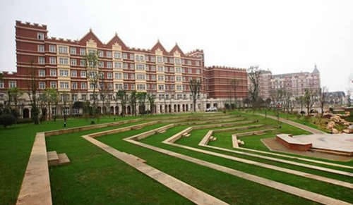 四川西南航空職業(yè)學(xué)院圖片雅典廣場一角
