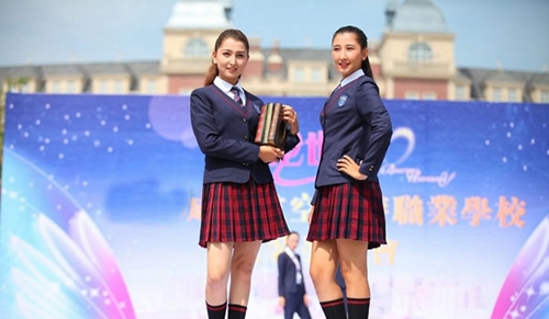 四川西南航空職業(yè)學(xué)院制服及校服圖片展示