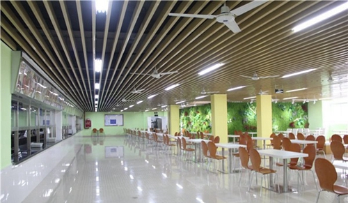 成都航空旅游職業(yè)學(xué)校食堂圖片、照片