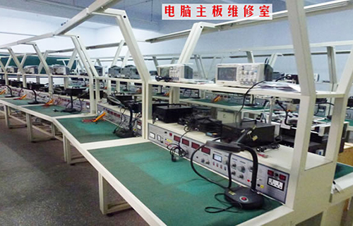 重慶涪陵創(chuàng)新計算機學(xué)校實訓(xùn)室