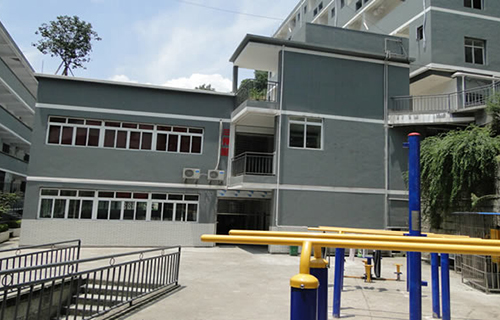 重慶涪陵創(chuàng)新計算機學(xué)校校園一角