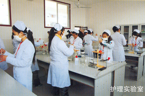 重慶光華女子職業(yè)中等專業(yè)學(xué)校護理實訓(xùn)室