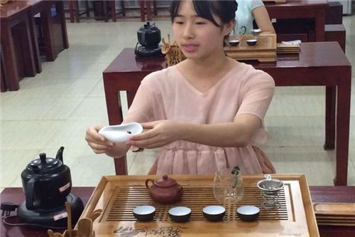 重慶現(xiàn)代職業(yè)技師學院茶藝實訓圖